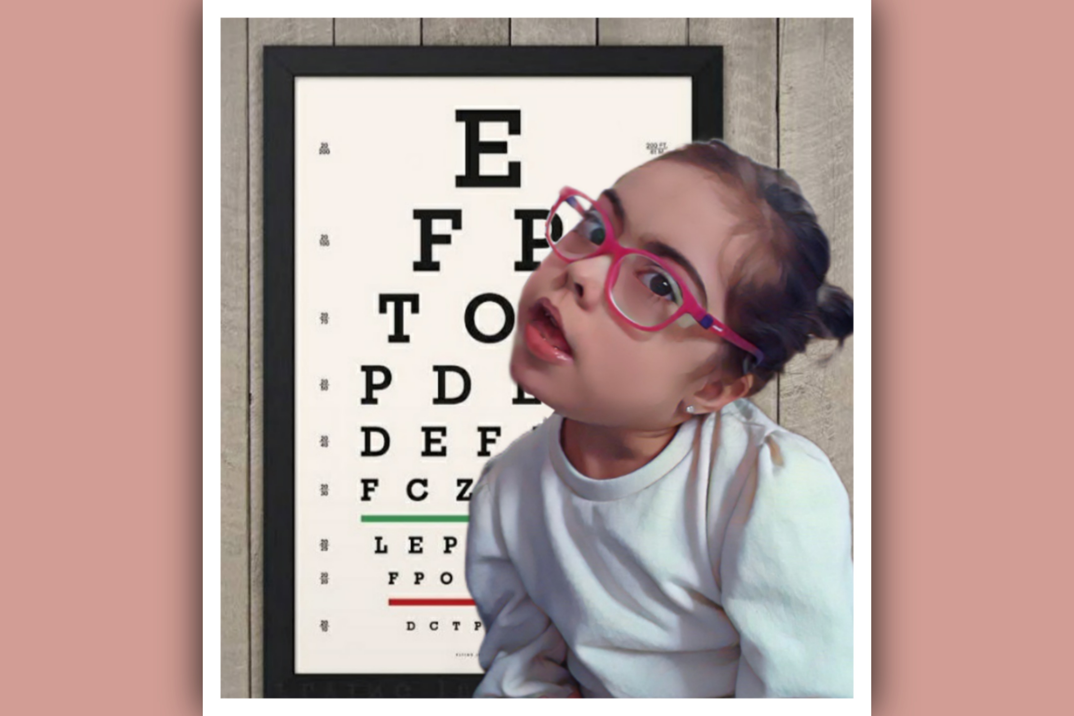 imagen nina sindrome de down con gafas y un panel de letras